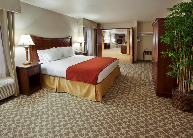 Holiday Inn Express & Suites GOLD MINERS INN-GRASS VALLEY - Grass Valley, CA