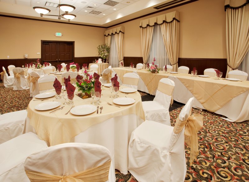 Holiday Inn Express & Suites GOLD MINERS INN-GRASS VALLEY - Grass Valley, CA