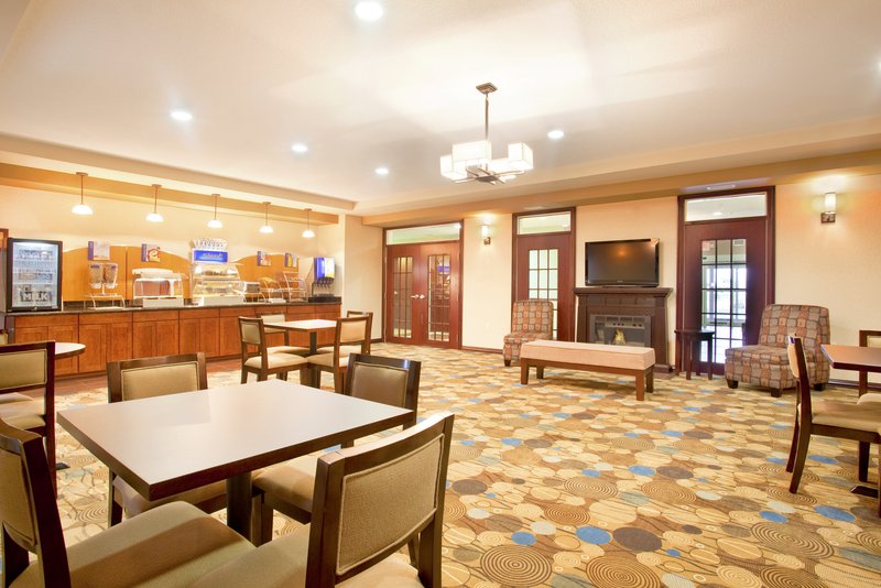 Holiday Inn Express LE ROY - BLOOMINGTON AREA - Monrovia, IN