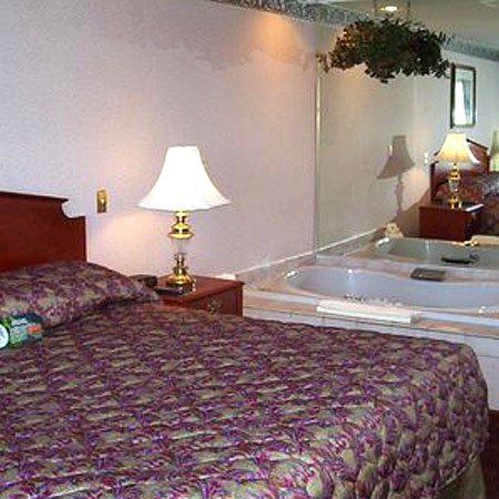 Quality Inn - Auburn, IN