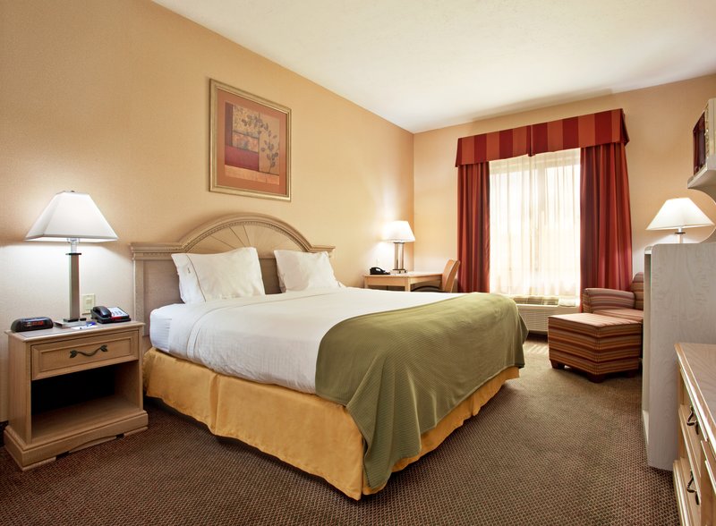 Holiday Inn Express CLEVELAND AIRPORT - BROOK PARK - Brook Park, OH