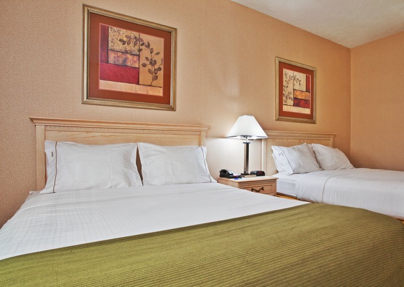 Holiday Inn Express CLEVELAND AIRPORT - BROOK PARK - Brook Park, OH