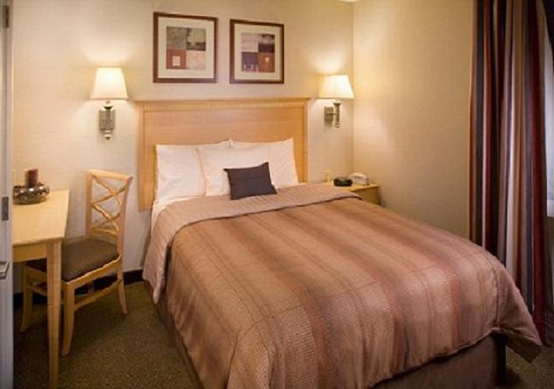 Candlewood Suites BOSTON-BURLINGTON - Burlington, MA