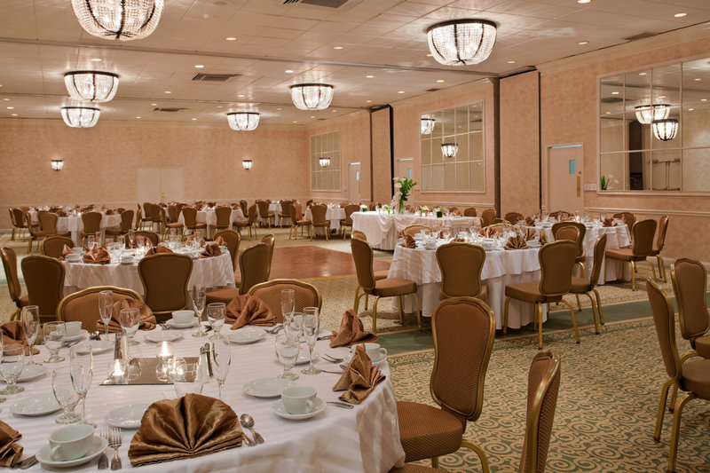 Holiday Inn Boston-Somerville - Somerville, MA