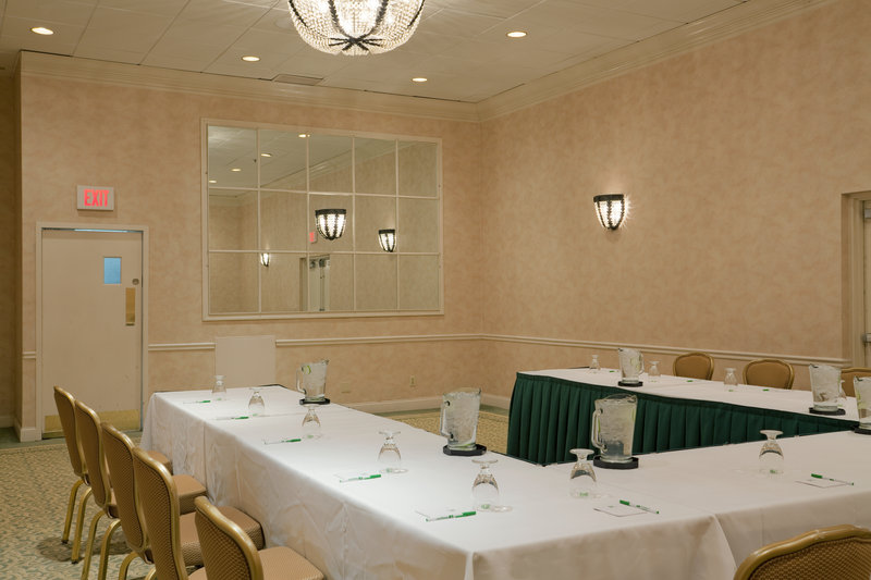 Holiday Inn Boston-Somerville - Somerville, MA
