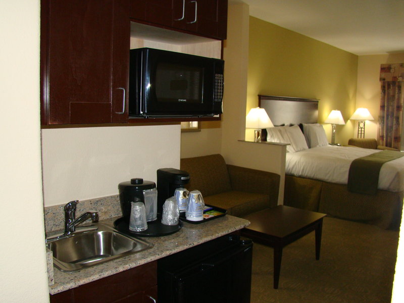 HOLIDAY INN EXPRESS-BROWNFIELD - Brownfield, TX