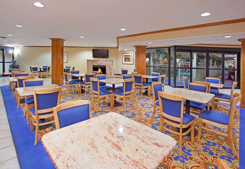 Holiday Inn Express-Brighton - Brighton, MI