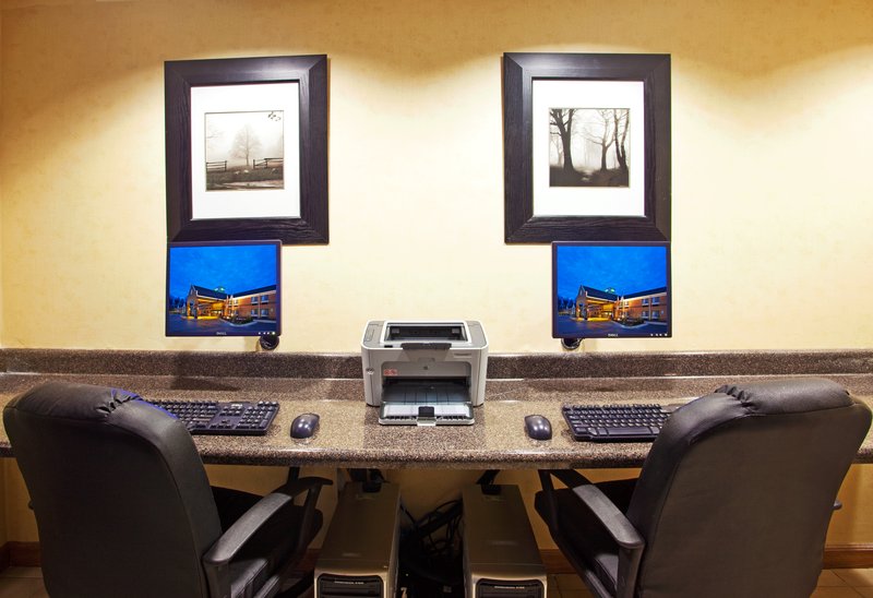 Holiday Inn Express-Brighton - Brighton, MI