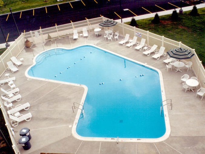 Holiday Inn Express BREEZEWOOD - Wood, PA