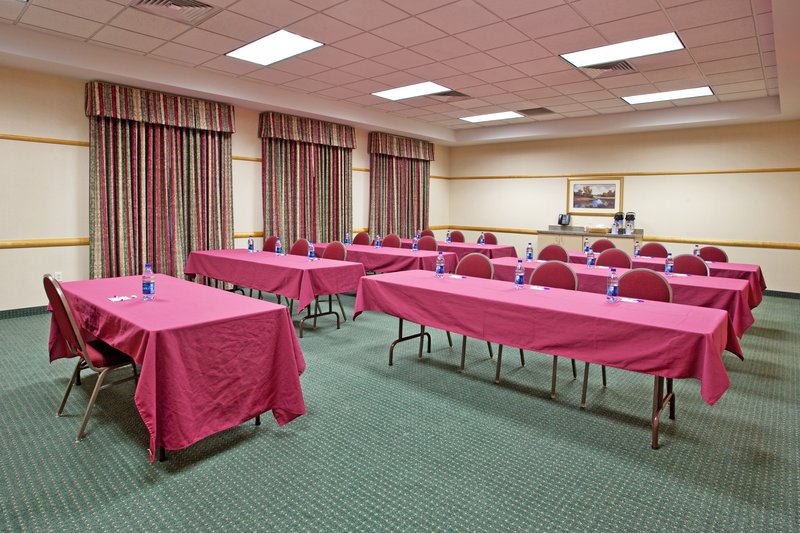 Holiday Inn Express BREEZEWOOD - Wood, PA