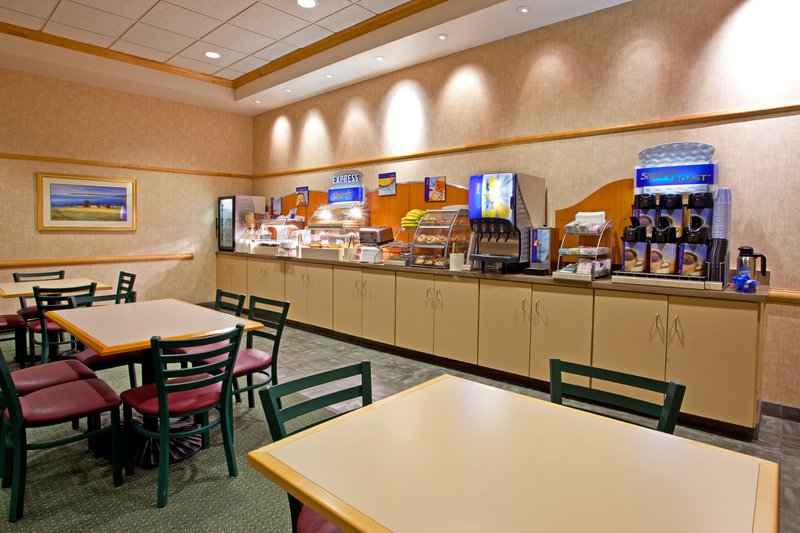 Holiday Inn Express BREEZEWOOD - Wood, PA