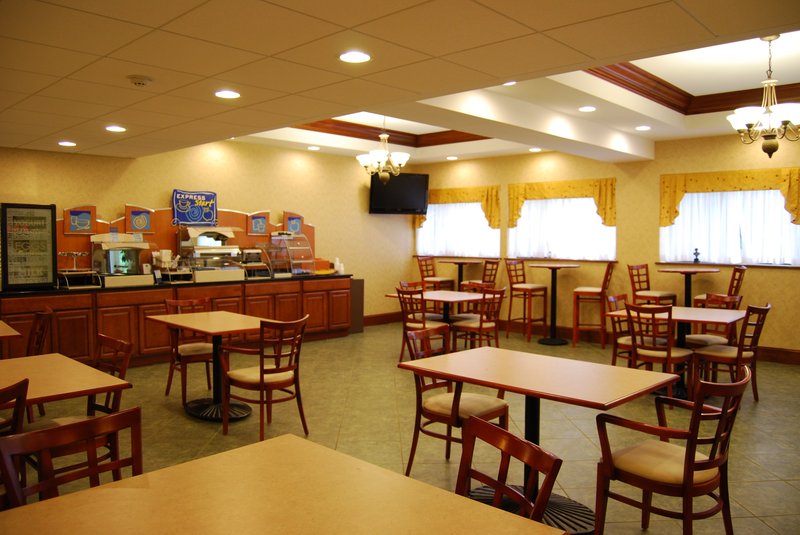 Holiday Inn Express SOUTH BURLINGTON - Westford, VT