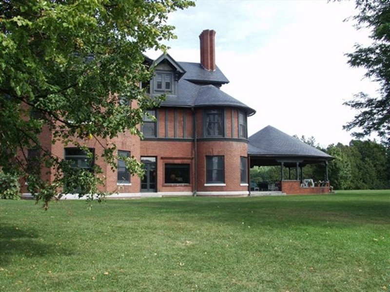 Holiday Inn Express SOUTH BURLINGTON - Westford, VT