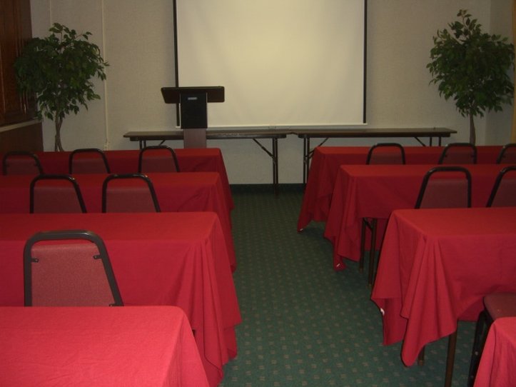 HOLIDAY INN EXPRESS - Brentwood, CA