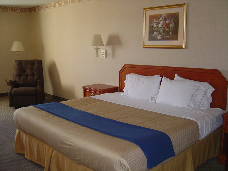 Holiday Inn Express-Bucyrus - Bucyrus, OH