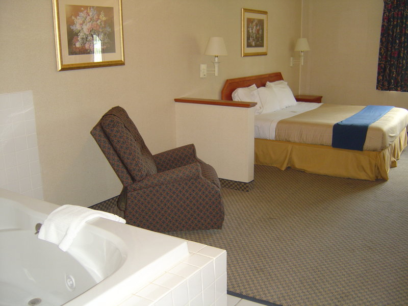 Holiday Inn Express-Bucyrus - Bucyrus, OH