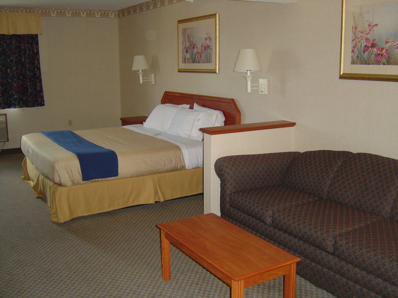 Holiday Inn Express-Bucyrus - Bucyrus, OH