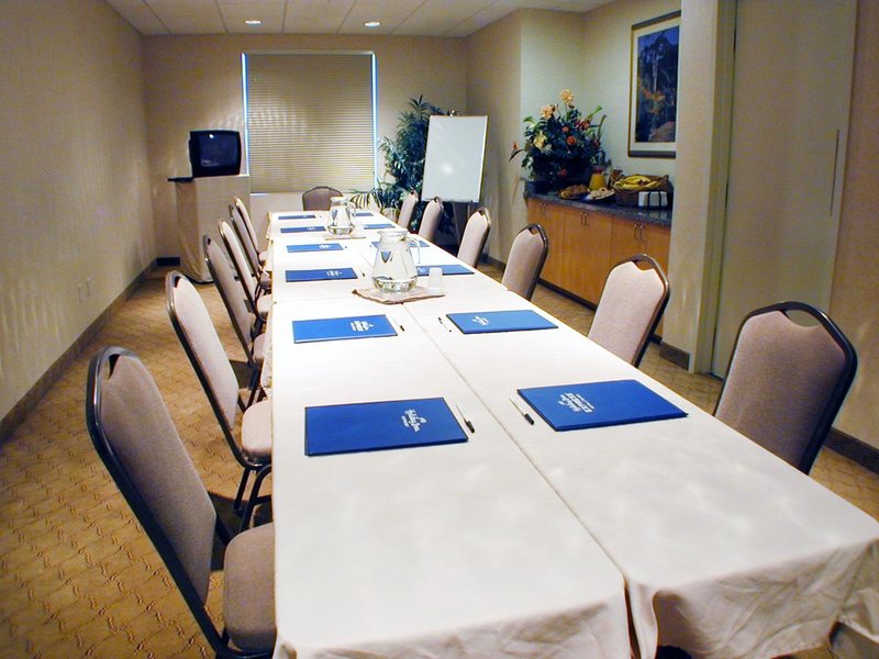 Holiday Inn Express & Suites CATHEDRAL CITY (PALM SPRINGS) - Yucca Valley, CA