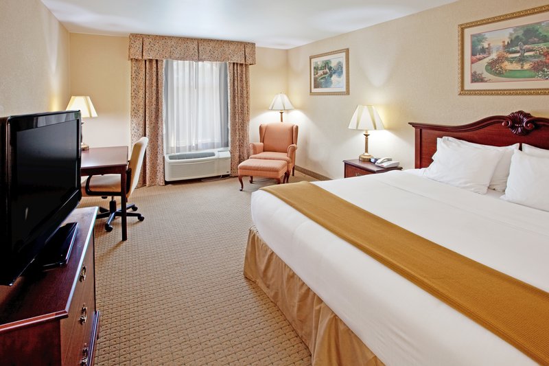 HOLIDAY INN EXPRESS-I20 - Camden, SC