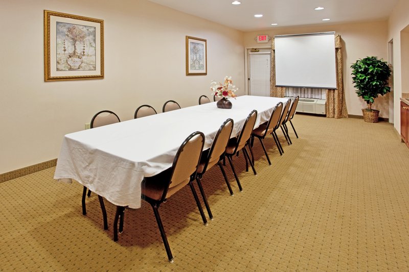 HOLIDAY INN EXPRESS-I20 - Camden, SC