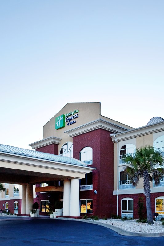 HOLIDAY INN EXPRESS-I20 - Camden, SC