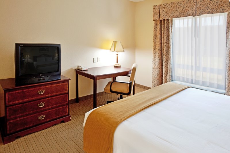 HOLIDAY INN EXPRESS-I20 - Camden, SC