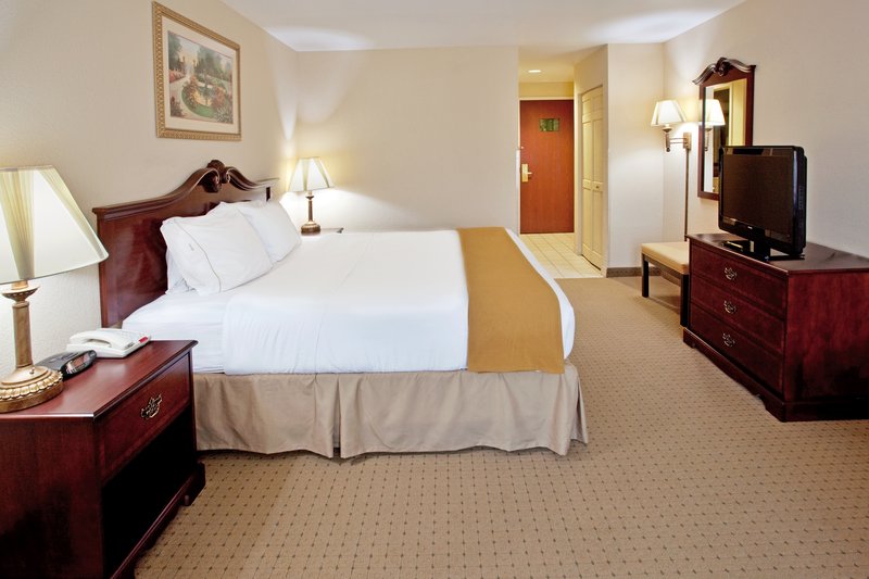 HOLIDAY INN EXPRESS-I20 - Camden, SC