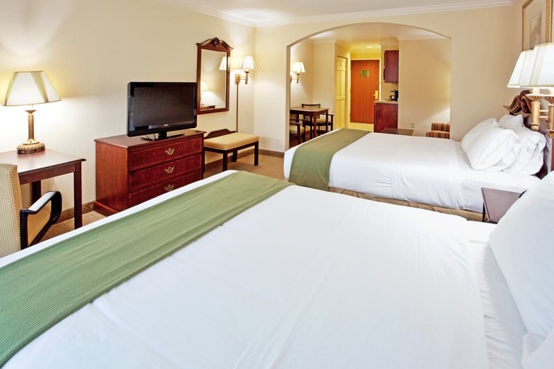 HOLIDAY INN EXPRESS-I20 - Camden, SC