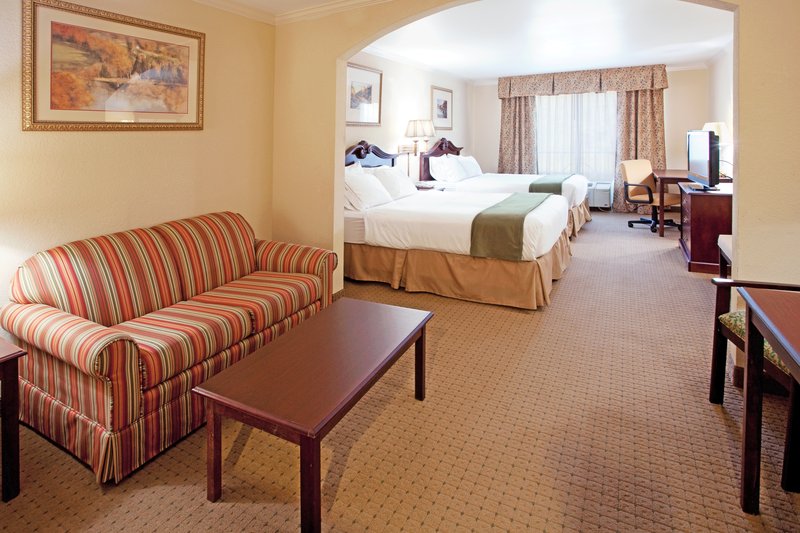 HOLIDAY INN EXPRESS-I20 - Camden, SC