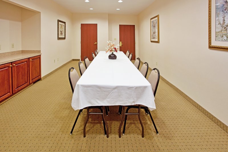 HOLIDAY INN EXPRESS-I20 - Camden, SC