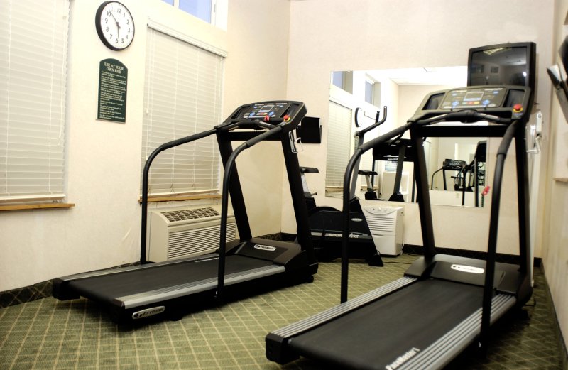 HOLIDAY INN EXPRESS-COLDWATER - Coldwater, MI