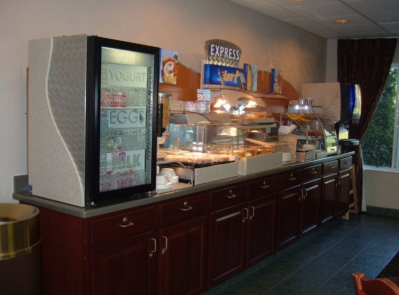 HOLIDAY INN EXPRESS-COLDWATER - Coldwater, MI