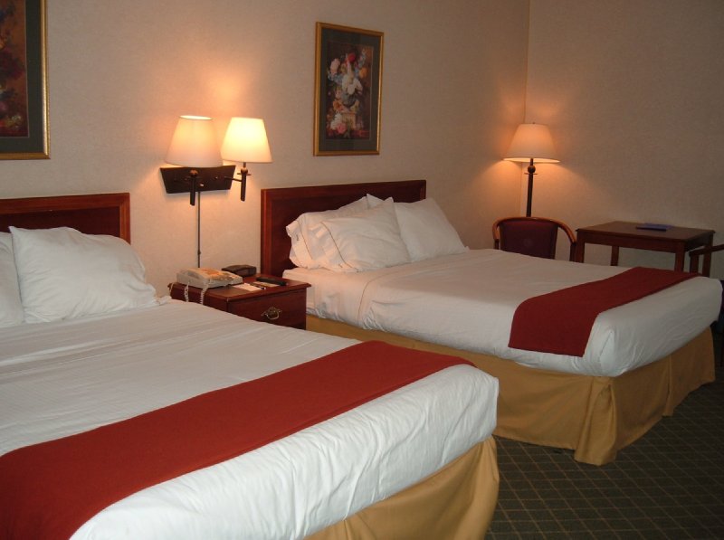 HOLIDAY INN EXPRESS-COLDWATER - Coldwater, MI
