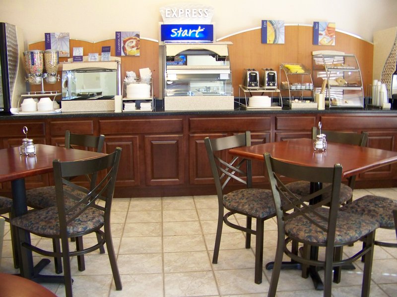 Holiday Inn Express - Rockford, OH