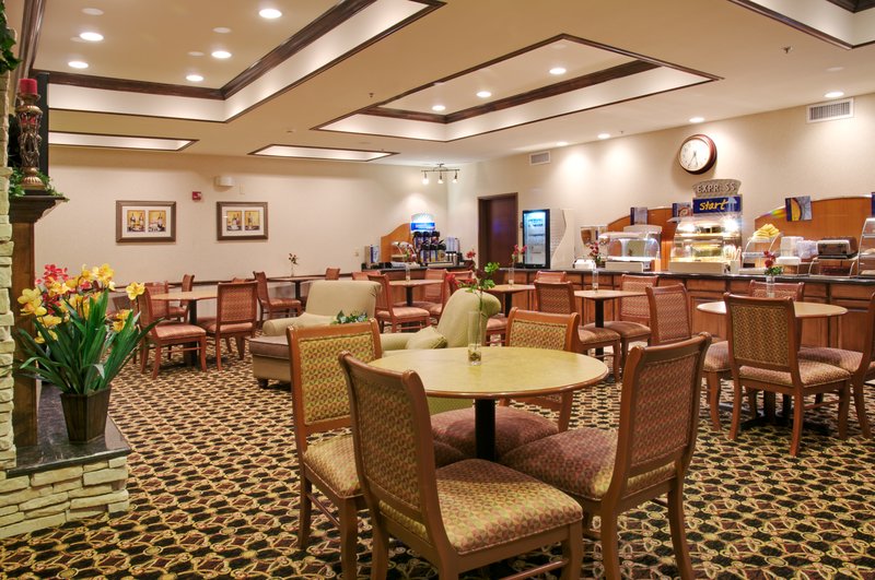 HOLIDAY INN EXPRESS - Center, TX