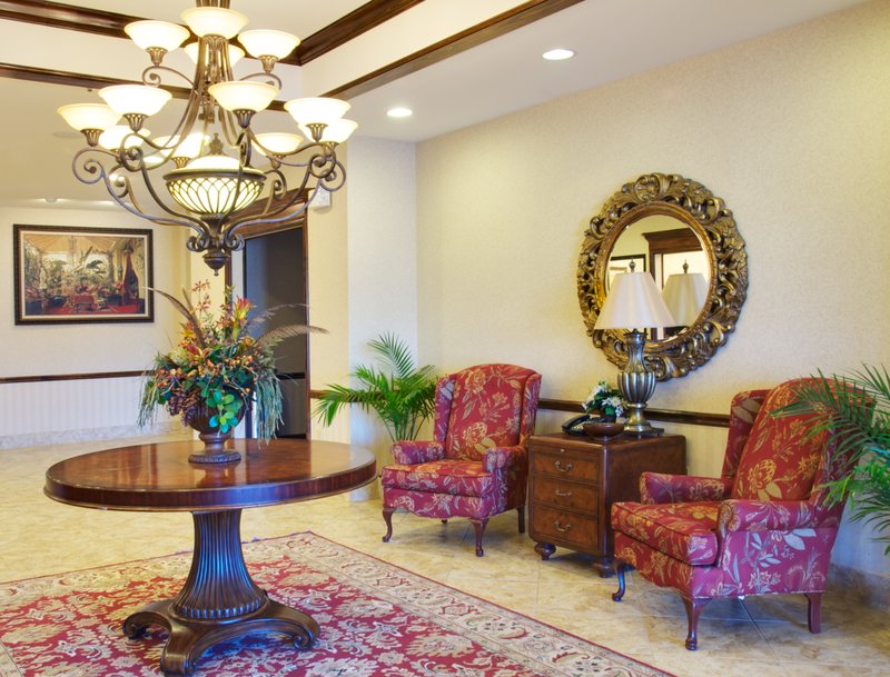 HOLIDAY INN EXPRESS - Center, TX