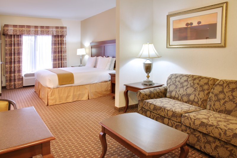 HOLIDAY INN EXPRESS - Center, TX