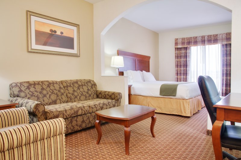 HOLIDAY INN EXPRESS - Center, TX