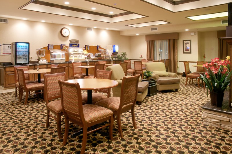 HOLIDAY INN EXPRESS - Center, TX