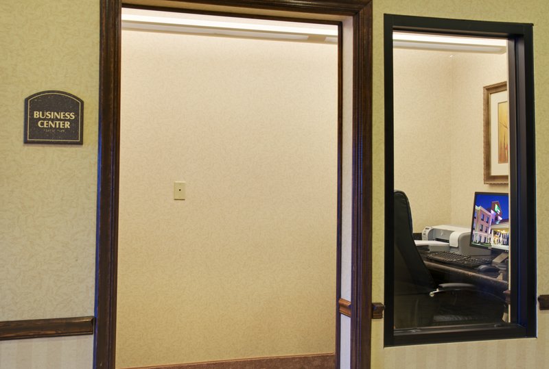 HOLIDAY INN EXPRESS - Center, TX