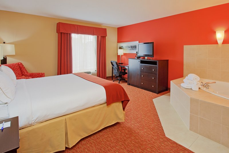 HOLIDAY INN EXPRESS - Chattanooga, TN