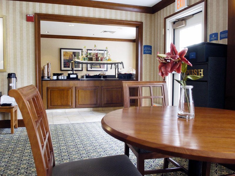 STAYBRIDGE SUITES - Glenview NAS, IL