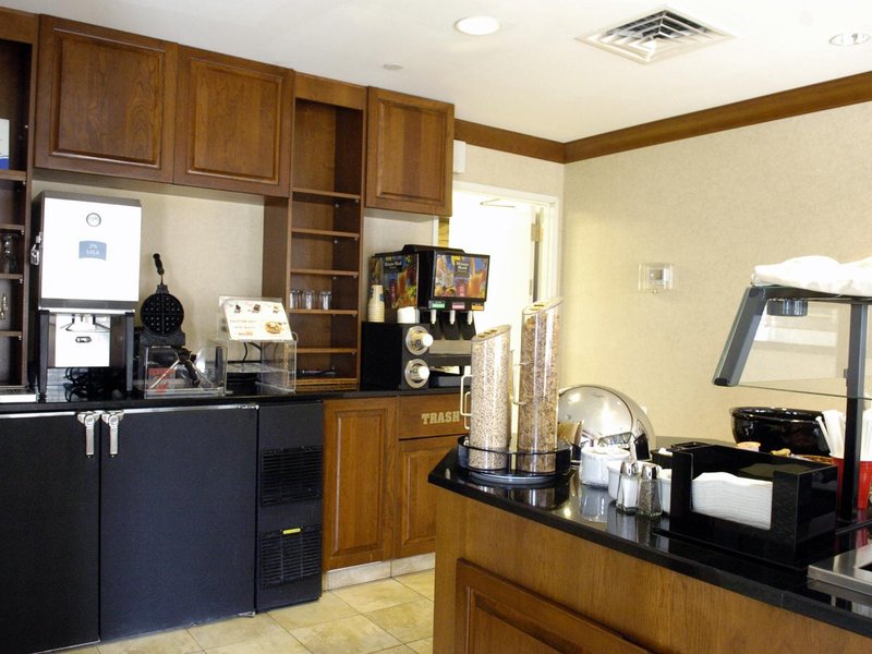 STAYBRIDGE SUITES - Glenview NAS, IL