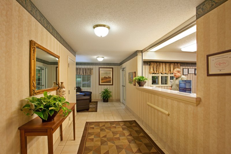 Candlewood Suites Chicago Libertyville - Libertyville, IL