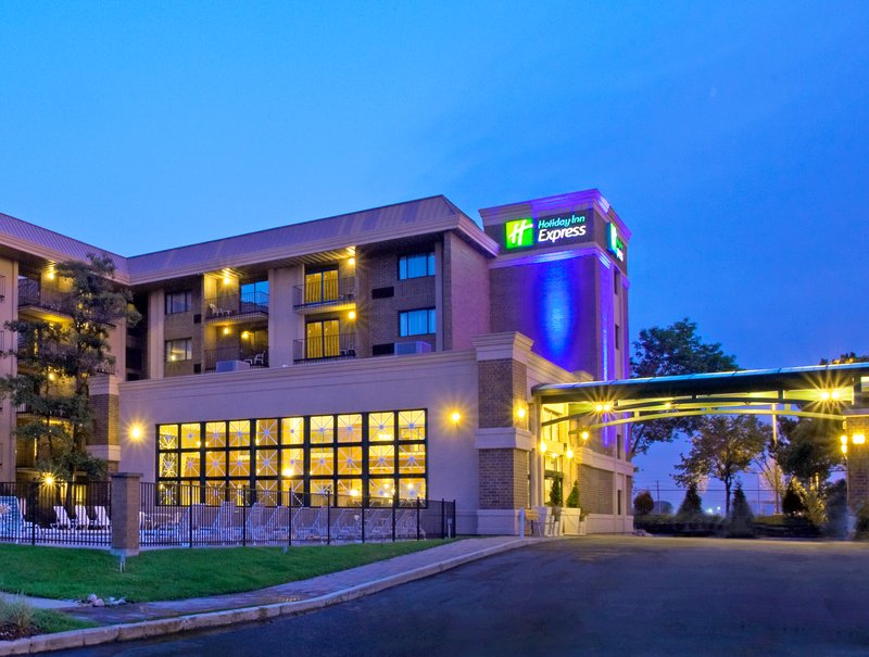 Holiday Inn Express ROLLING MDWS-SCHAUMBURG AREA - Broadview, IL