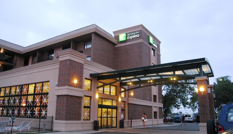 Holiday Inn Express ROLLING MDWS-SCHAUMBURG AREA - Broadview, IL