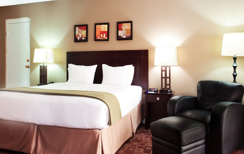 Holiday Inn Express ROLLING MDWS-SCHAUMBURG AREA - Broadview, IL