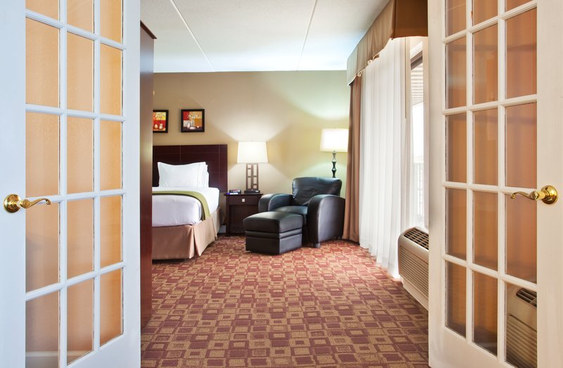 Holiday Inn Express ROLLING MDWS-SCHAUMBURG AREA - Broadview, IL