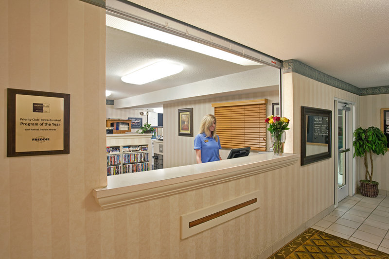 Candlewood Suites - Schaumburg, IL