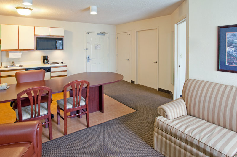 Candlewood Suites - Schaumburg, IL